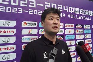 狼队队长：黄喜灿一直在努力工作并正在获得回报，他专注于进球
